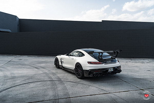 Фото дисков Vossen EVO-2R Черный сатин на Mercedes-Benz AMG GT I