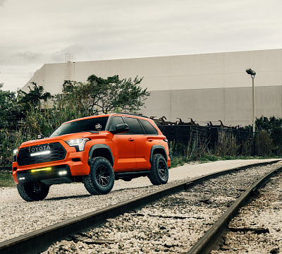 Фото дисков Vossen HF6-4 на Toyota Sequoia III