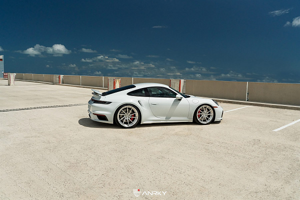 Фото дисков Anrky AN23 Глянцевый лак на Porsche 911 VIII