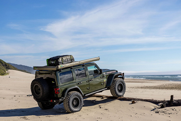 Фото дисков Black Rhino ABRAMS  на Jeep Wrangler IV (JL)