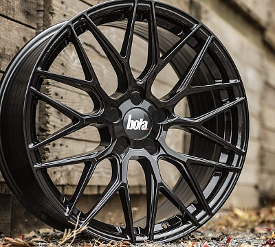 Bola B17