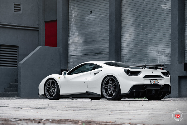 Фото дисков Vossen M-X1 Глянцевый темный лак на Ferrari 488