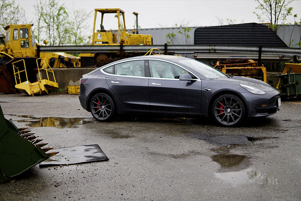 Фото дисков HRE RC103 Сатиновый графит на Tesla Model 3