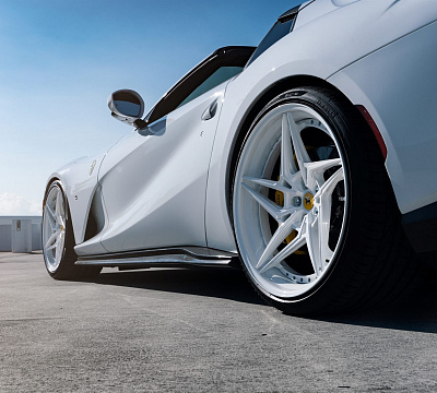 Фото дисков Anrky S3-X3 на Ferrari 812