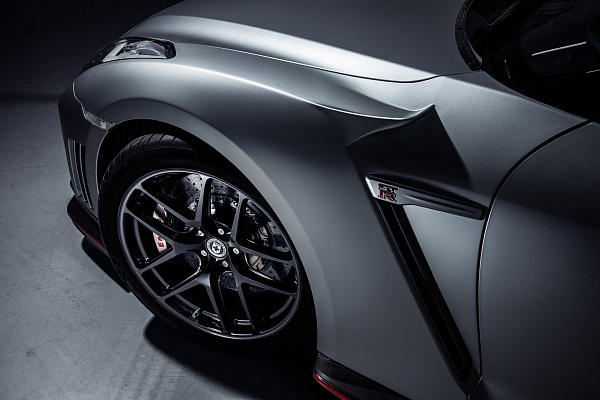 Nissan GT-R