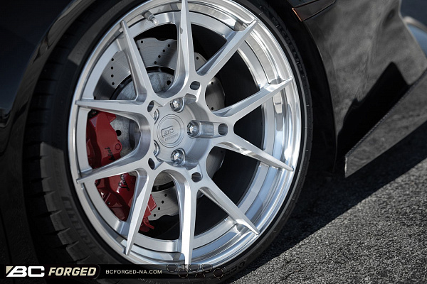 Фото дисков BC Forged HCA165 Глянцевый лак на Lamborghini Huracan