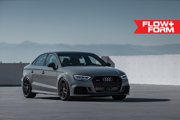 Фото дисков HRE FF11 Глянцевый графит на Audi A/S/RS 3 (8V)