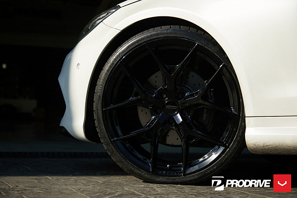 Фото дисков Vossen HF-5 Черный глянец на Mercedes-Benz E-Class (W212, S212, C207)