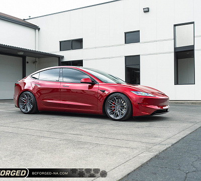 Фото дисков BC Forged HCA675 на Tesla Model 3