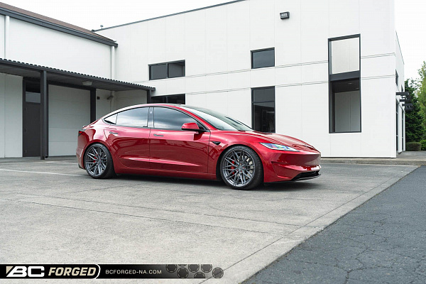 Фото дисков BC Forged HCA675 Сатиновый тонированный лак на Tesla Model 3