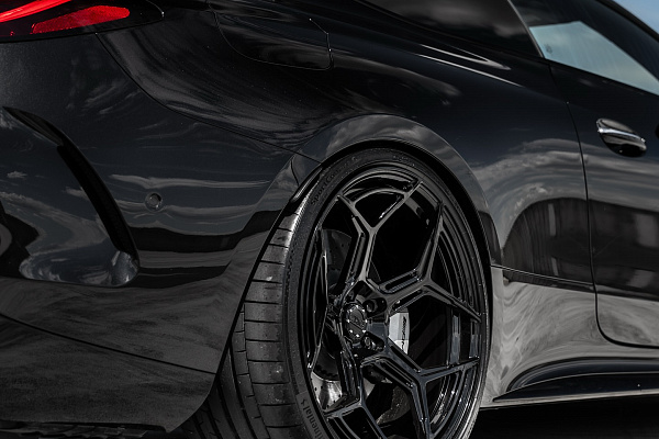 Фото дисков Radi8 R804.C Черный глянец на Mercedes-Benz CLE