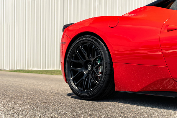 Фото дисков Brixton Forged TR08 Черный сатин на Ferrari 458