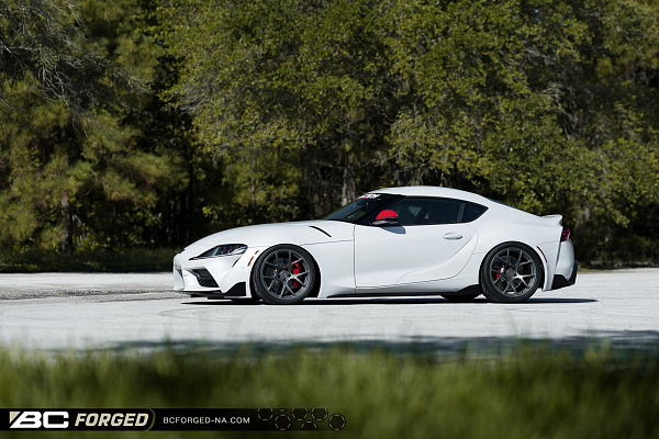 Фото дисков BC Forged RZ05 Глянцевый графит на Toyota Supra A90