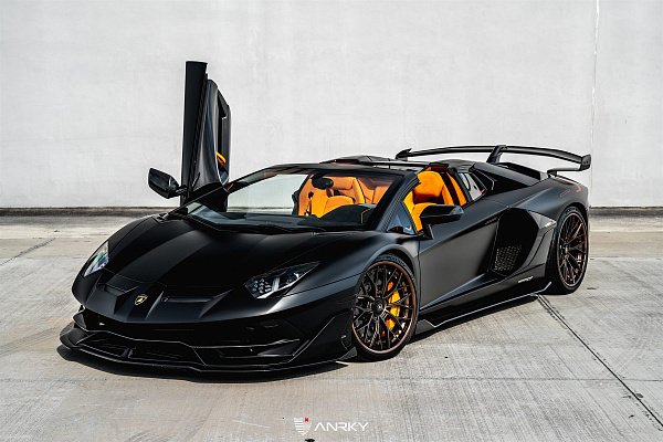 Фото дисков Anrky AN30 Глянцевая бронза на Lamborghini Aventador