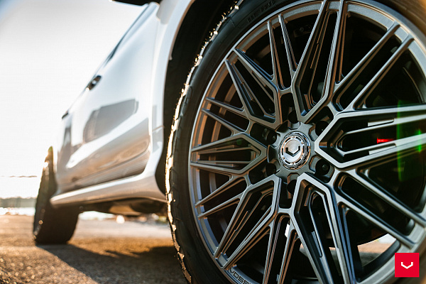 Фото дисков Vossen HF6-5 Сатиновый графит на Lexus GX II