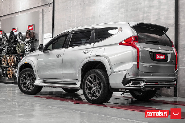 Фото дисков Vossen HF6-4 Матовый графит на Mitsubishi Pajero Sport III
