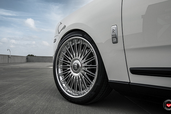 Фото дисков Vossen S17-14 (3-Piece) Глянцевый лак на Rolls-Royce Cullinan