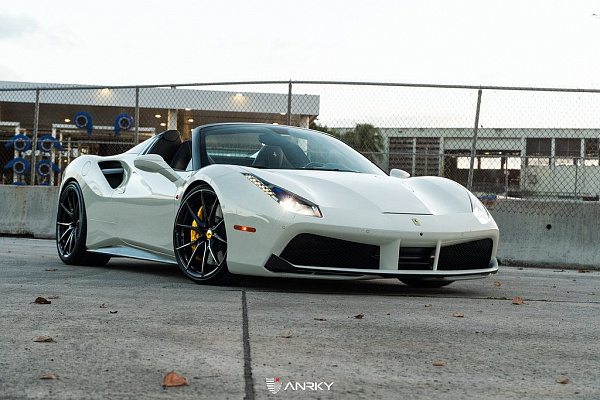 Фото дисков Anrky AN12 Черный глянец на Ferrari 488