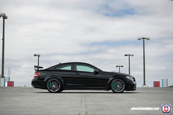 Фото дисков HRE P104 Глянцевый темный лак на Mercedes-Benz C-Class (W204)