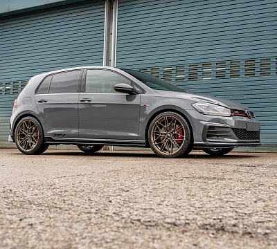 Фото дисков Bola FLV на Volkswagen Golf VII