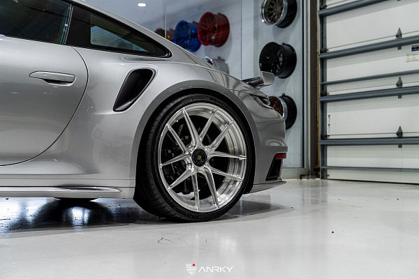 Фото дисков Anrky XR-201 Глянцевый лак на Porsche 911 VIII