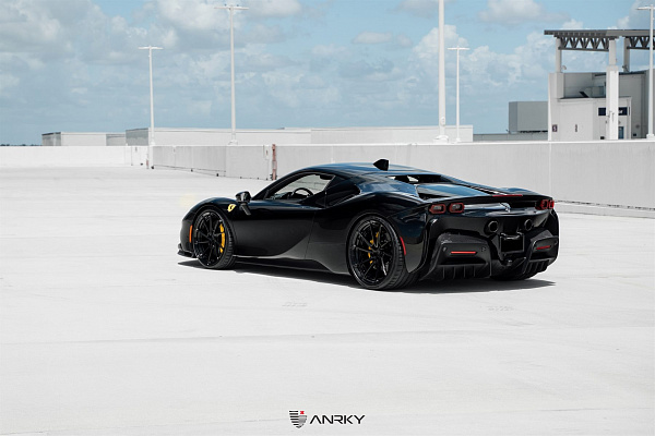 Фото дисков Anrky AN23 Черный глянец на Ferrari 812