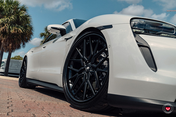 Фото дисков Vossen M-X3 (3-Piece) Черный сатин на Porsche Taycan I