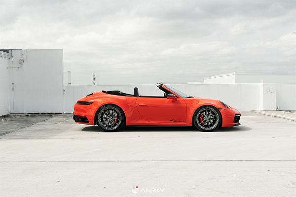 Фото дисков Anrky AN21 Глянцевый темный лак на Porsche 911 VIII