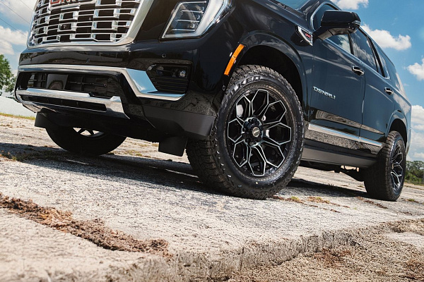 GMC Yukon V