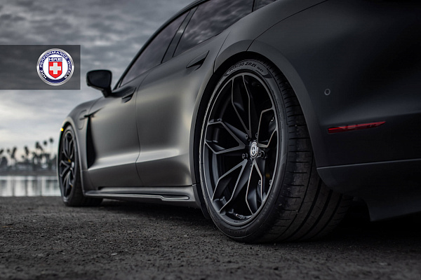 Фото дисков HRE P201 Черный сатин на Porsche Taycan I