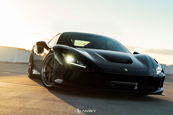 Фото дисков Anrky XR-301 Сатиновое золото на Ferrari F8