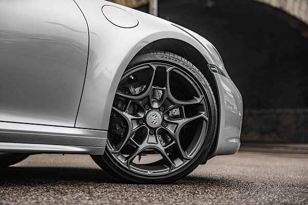 Фото дисков Kahn Type 11 Сатиновый графит на Porsche 911 VIII