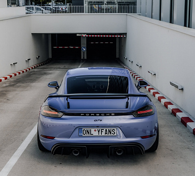 Фото дисков Brixton Forged PF7-RS на Porsche Cayman III