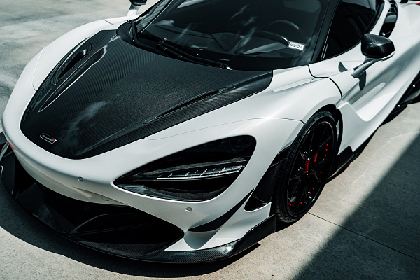 Фото дисков Strasse Wheels SM5R Deep Concave FS Черный глянец на McLaren 720S