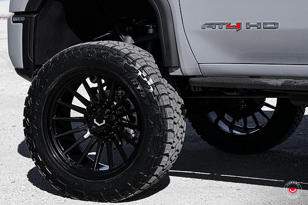 Фото дисков Vossen GNX-01 Черный глянец на GMC Sierra IV
