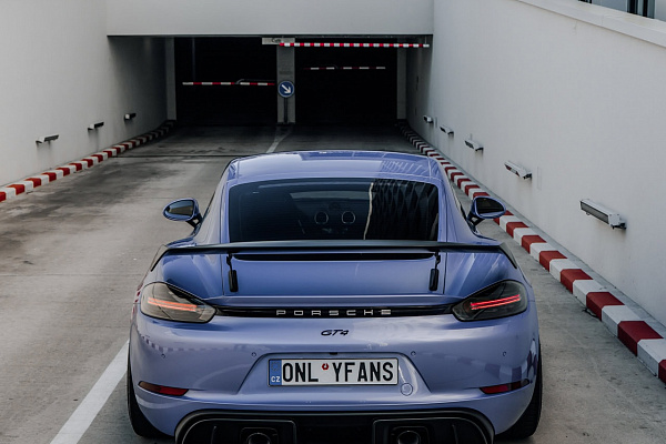 Фото дисков Brixton Forged PF7-RS Черный сатин на Porsche Cayman III