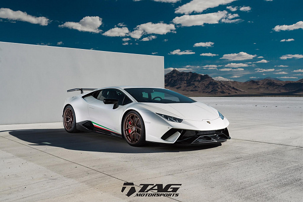 Фото дисков HRE R101 Lightweight Сатиновая бронза на Lamborghini Huracan