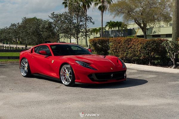 Фото дисков Anrky AN28 Полированный лак на Ferrari 812