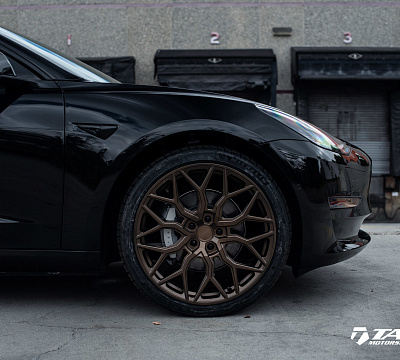 Фото дисков Vossen HF-2 на Tesla Model 3