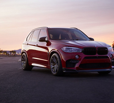 Фото дисков HRE P104 на BMW X5/X5 M (F15/F85)