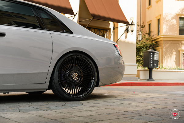 Фото дисков Vossen S17-16 Черный глянец на Rolls-Royce Ghost II
