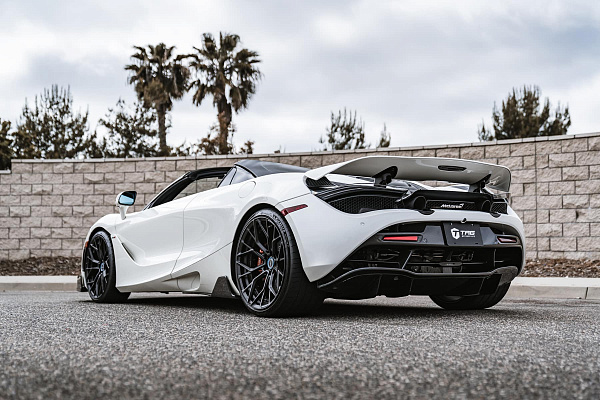 Фото дисков Brixton Forged PF10 Черный сатин на McLaren 720S