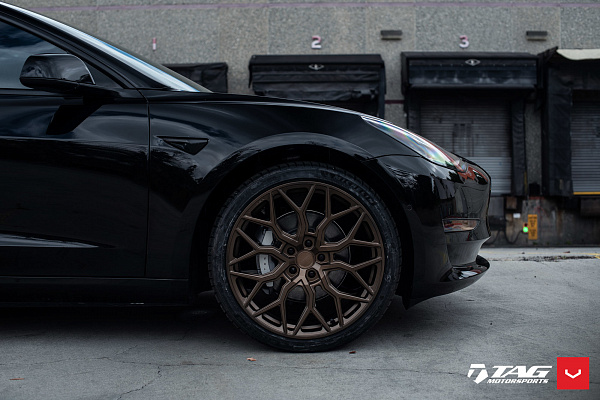 Фото дисков Vossen HF-2 Сатиновая темная бронза на Tesla Model 3