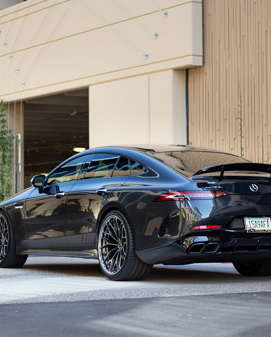 Фото дисков CM6-R Глянцевый темный лак на Mercedes-Benz AMG GT I