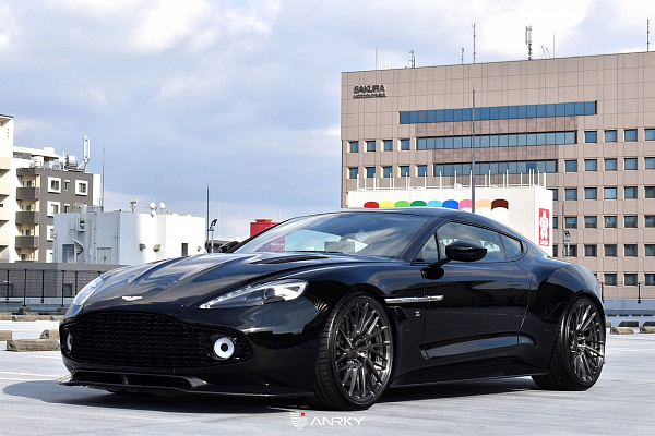 Фото дисков Anrky RS3.2 Глянцевый темный лак на Aston Martin Zagato