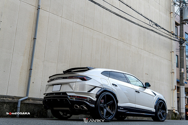 Фото дисков Anrky RS5.3 Черный сатин на Lamborghini Urus