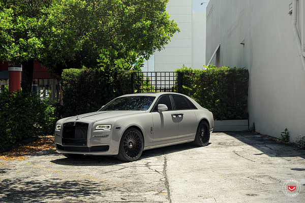 Фото дисков Vossen S17-14 Черный сатин на Rolls-Royce Ghost I