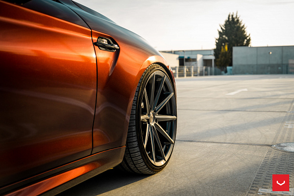 Фото дисков Vossen VFS-10 Глянцевый графит на BMW 2/M2 (F22/F87)