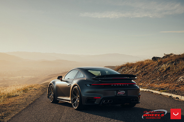 Фото дисков Vossen HF-5 Глянцевый графит на Porsche 911 VIII