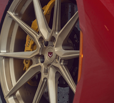 Фото дисков Vossen EVO-2 на Ferrari F8